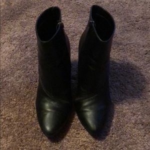 Black heel boots
